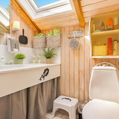 2 Bedroom Awesome In Дом отдыха Oksbol (Syddanmark)